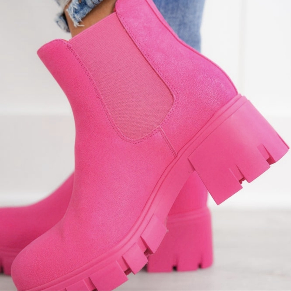 MIA Round Toe Hot Pink boots